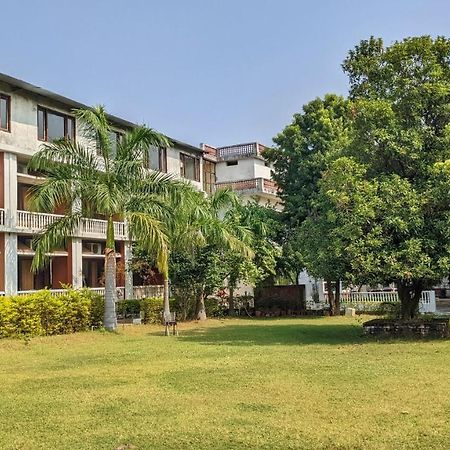 Headquarter Khajuraho Hostel Bagian luar foto