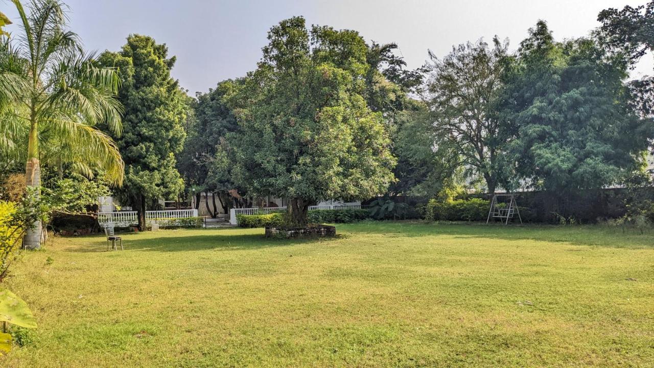 Headquarter Khajuraho Hostel Bagian luar foto