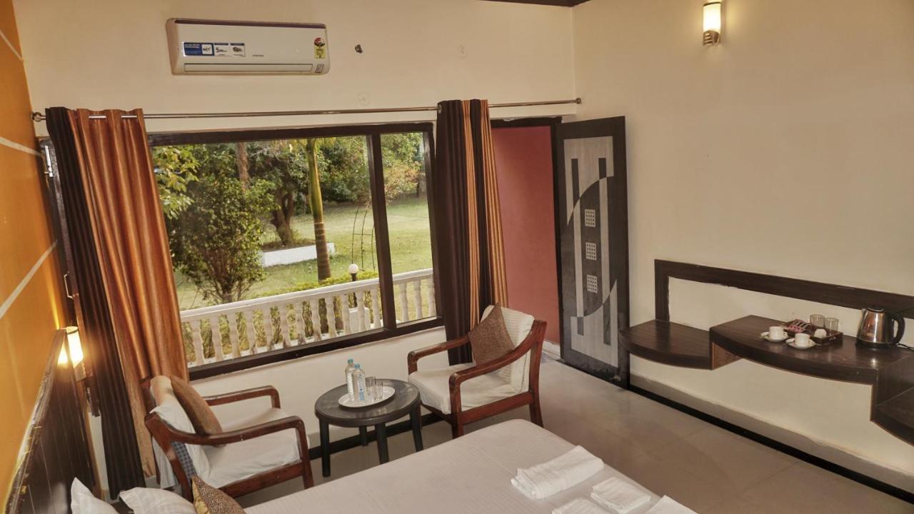 Headquarter Khajuraho Hostel Bagian luar foto