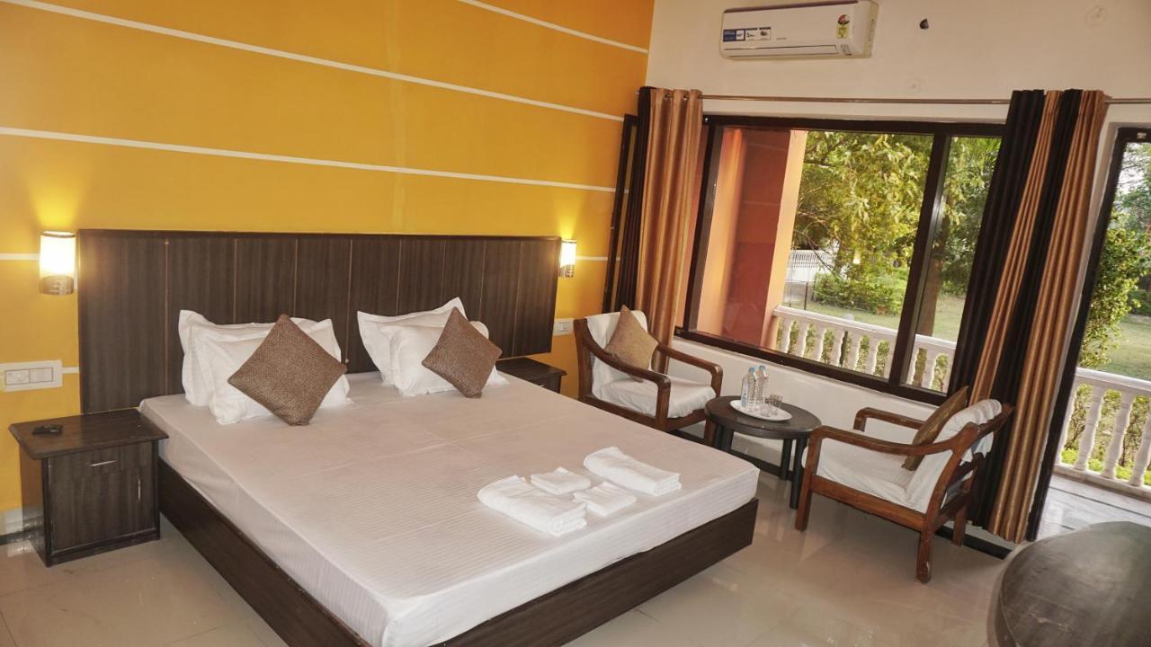 Headquarter Khajuraho Hostel Bagian luar foto